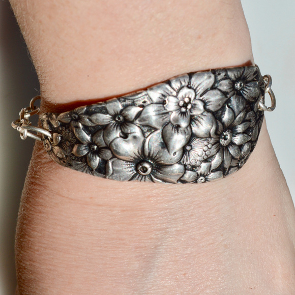 Antique Obsessions Jewelry - Floral Sterling Silver Bouquet Chain Bracelet 925